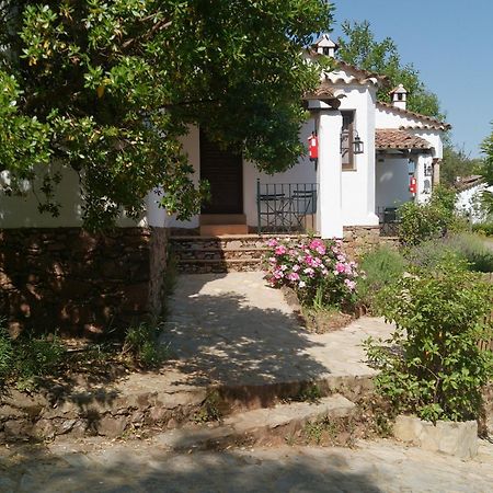 Finca Valbono Apartamentos Rurales Y Hotel Aracena Kültér fotó