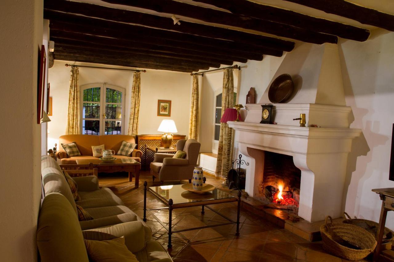 Finca Valbono Apartamentos Rurales Y Hotel Aracena Kültér fotó