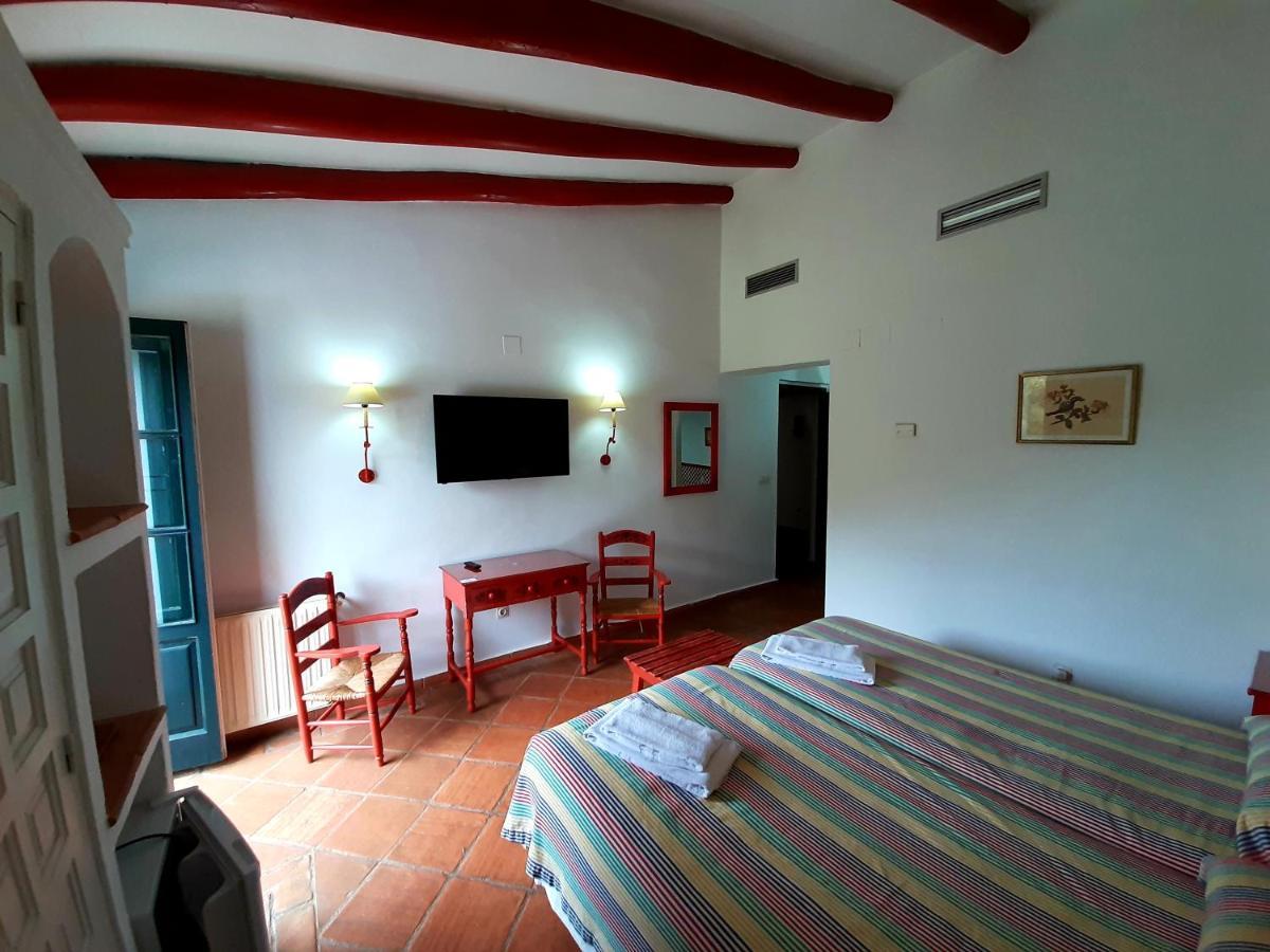 Finca Valbono Apartamentos Rurales Y Hotel Aracena Kültér fotó