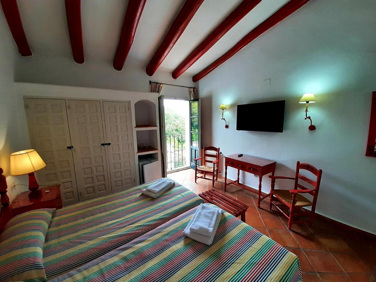 Finca Valbono Apartamentos Rurales Y Hotel Aracena Kültér fotó