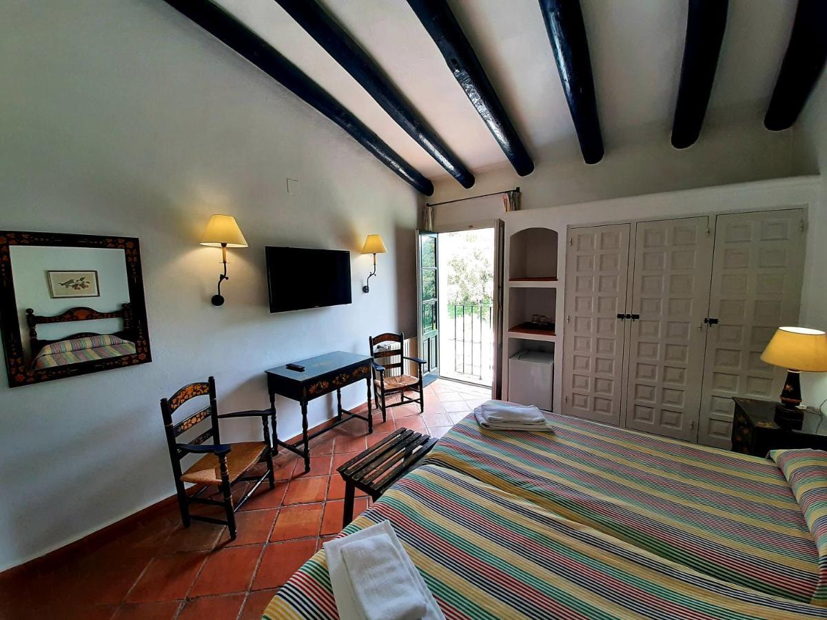 Finca Valbono Apartamentos Rurales Y Hotel Aracena Kültér fotó