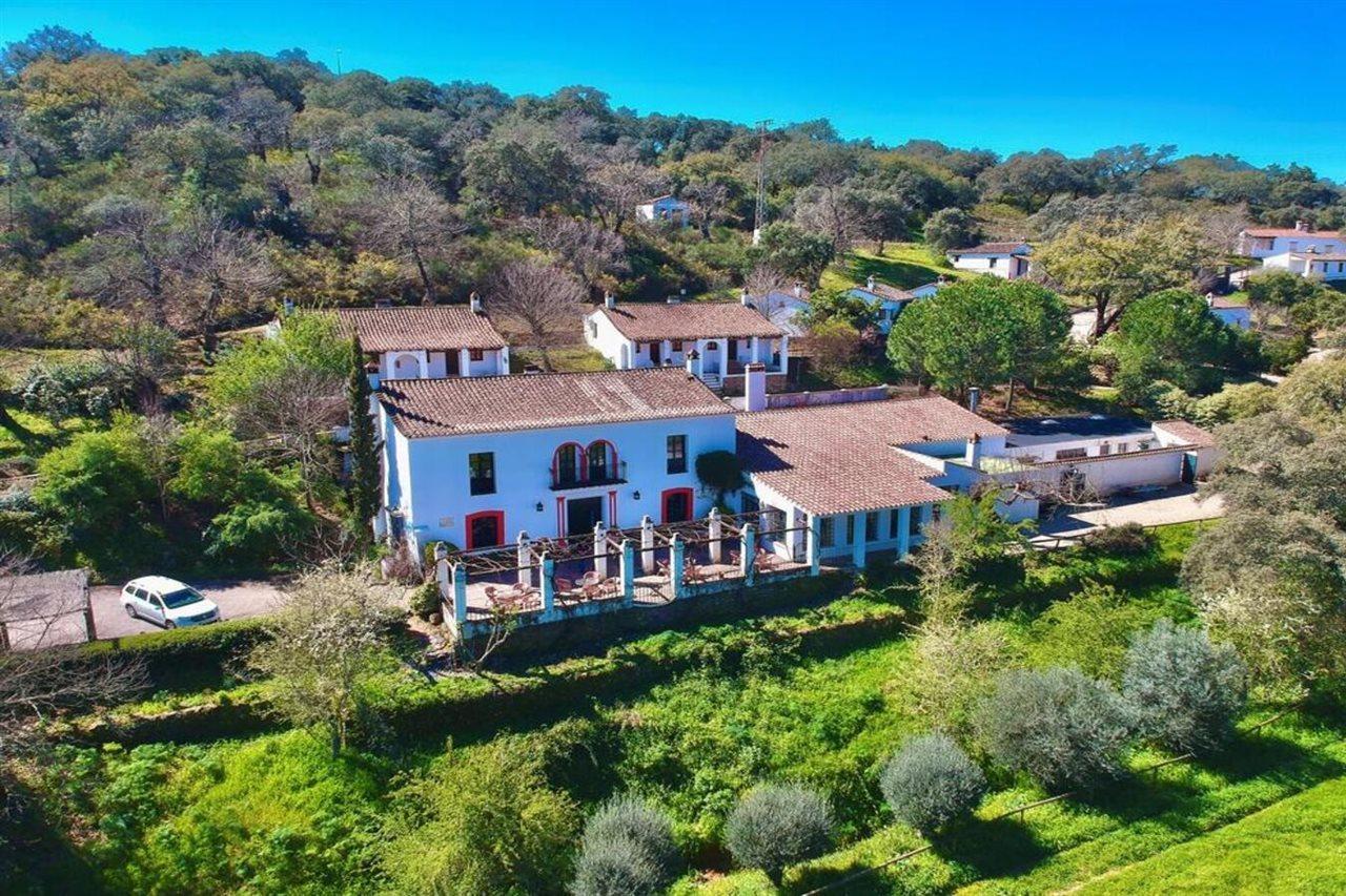 Finca Valbono Apartamentos Rurales Y Hotel Aracena Kültér fotó