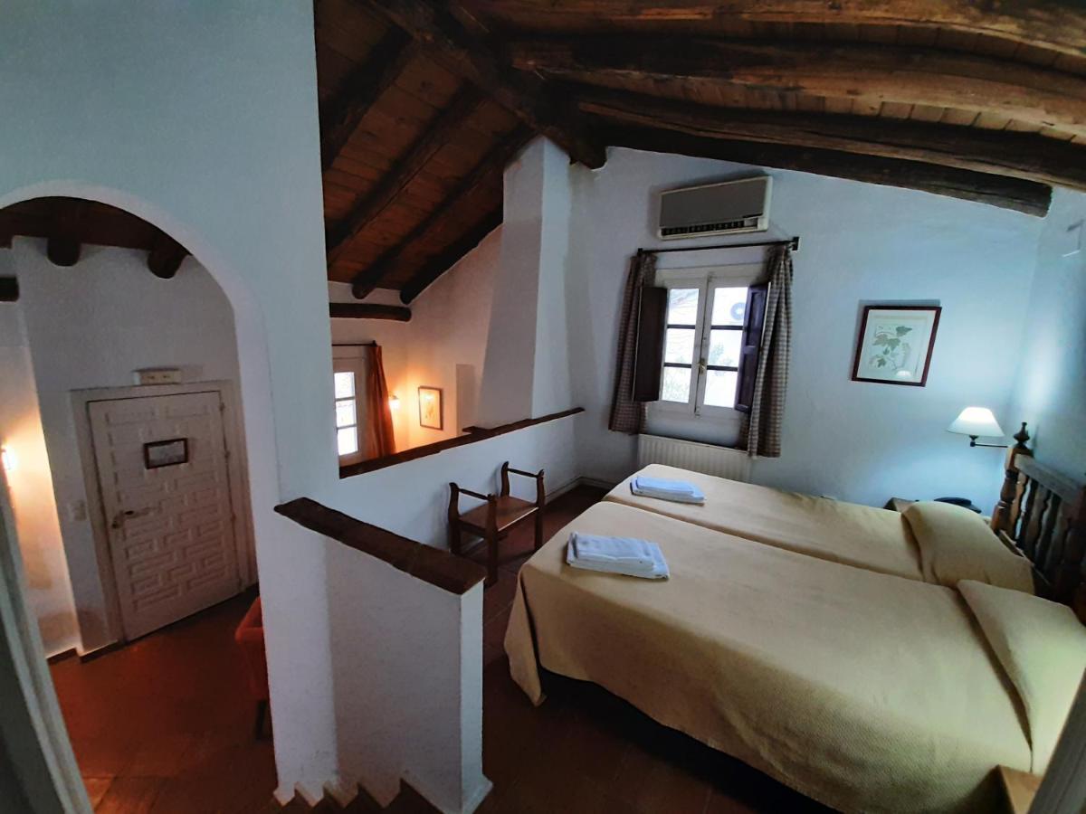 Finca Valbono Apartamentos Rurales Y Hotel Aracena Kültér fotó