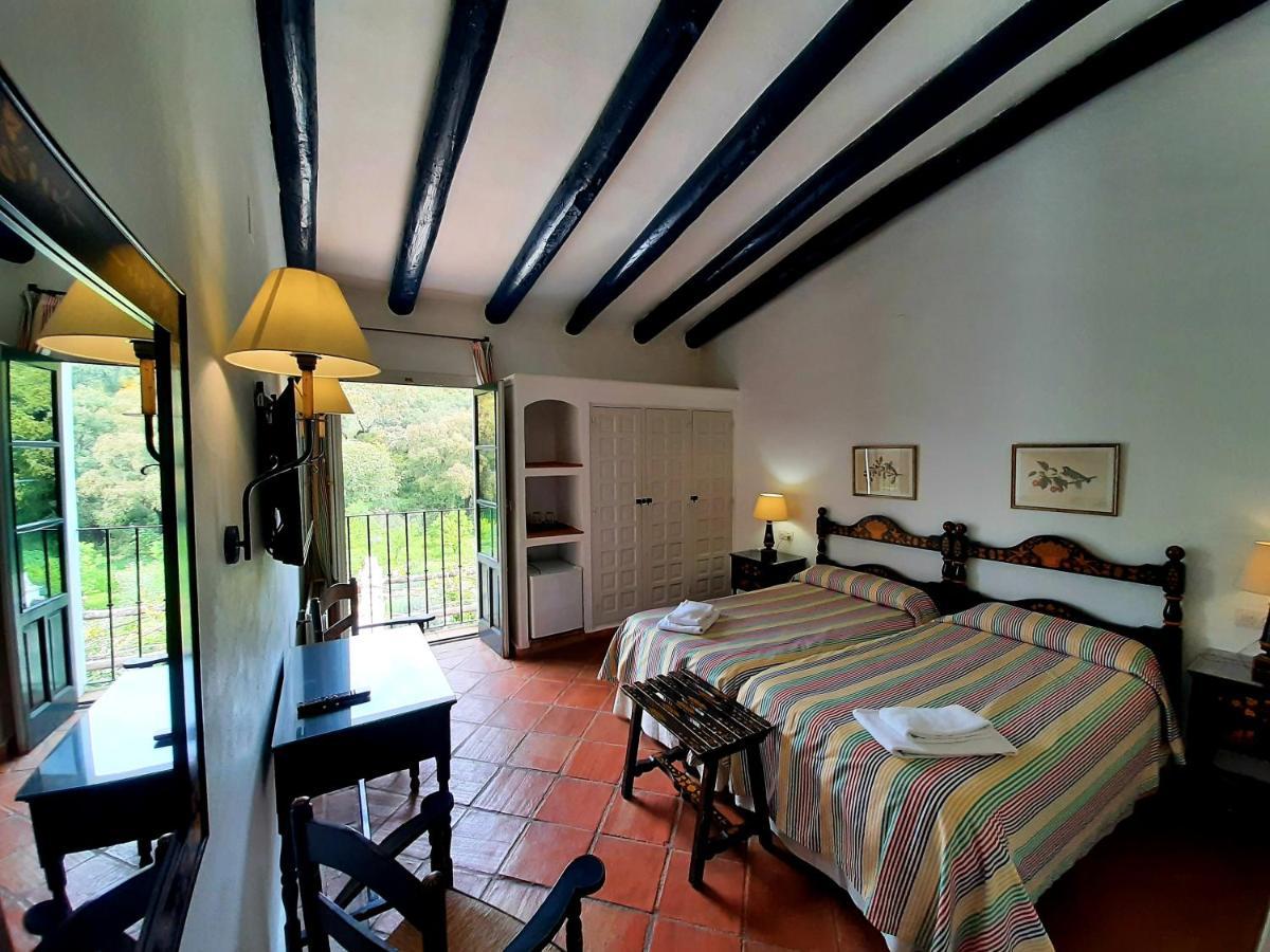 Finca Valbono Apartamentos Rurales Y Hotel Aracena Kültér fotó