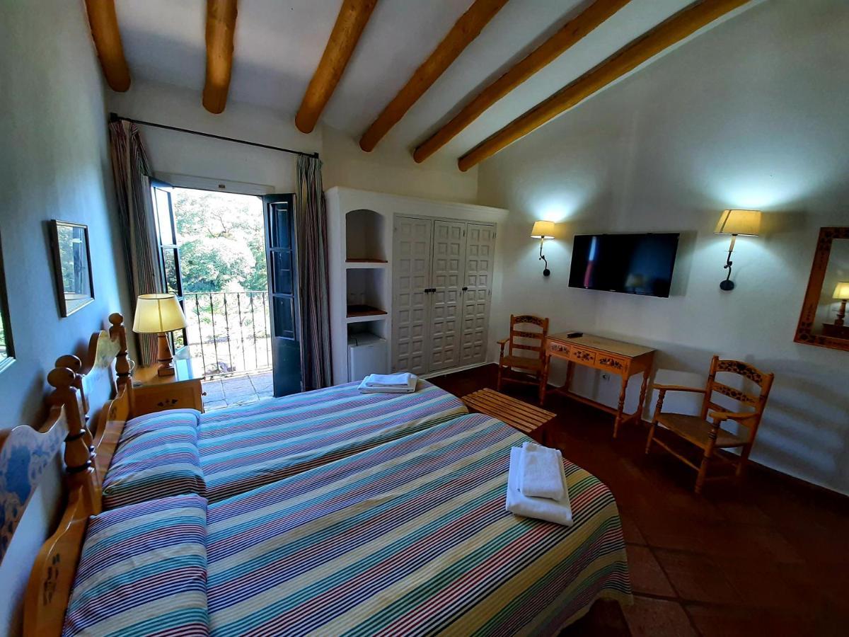 Finca Valbono Apartamentos Rurales Y Hotel Aracena Kültér fotó