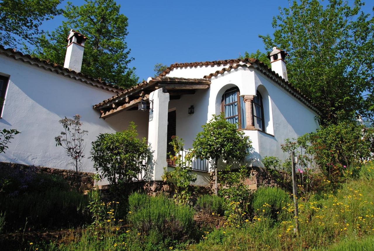Finca Valbono Apartamentos Rurales Y Hotel Aracena Kültér fotó