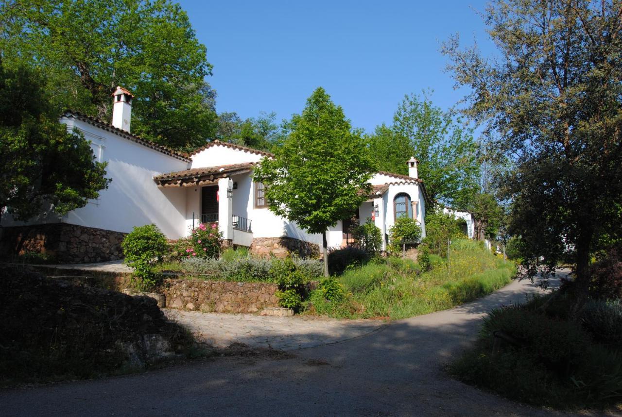 Finca Valbono Apartamentos Rurales Y Hotel Aracena Kültér fotó