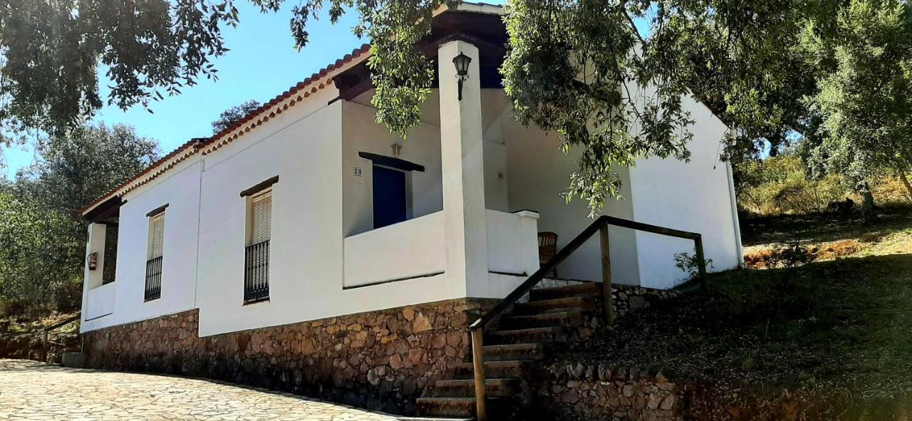 Finca Valbono Apartamentos Rurales Y Hotel Aracena Kültér fotó