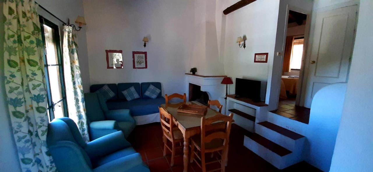 Finca Valbono Apartamentos Rurales Y Hotel Aracena Kültér fotó