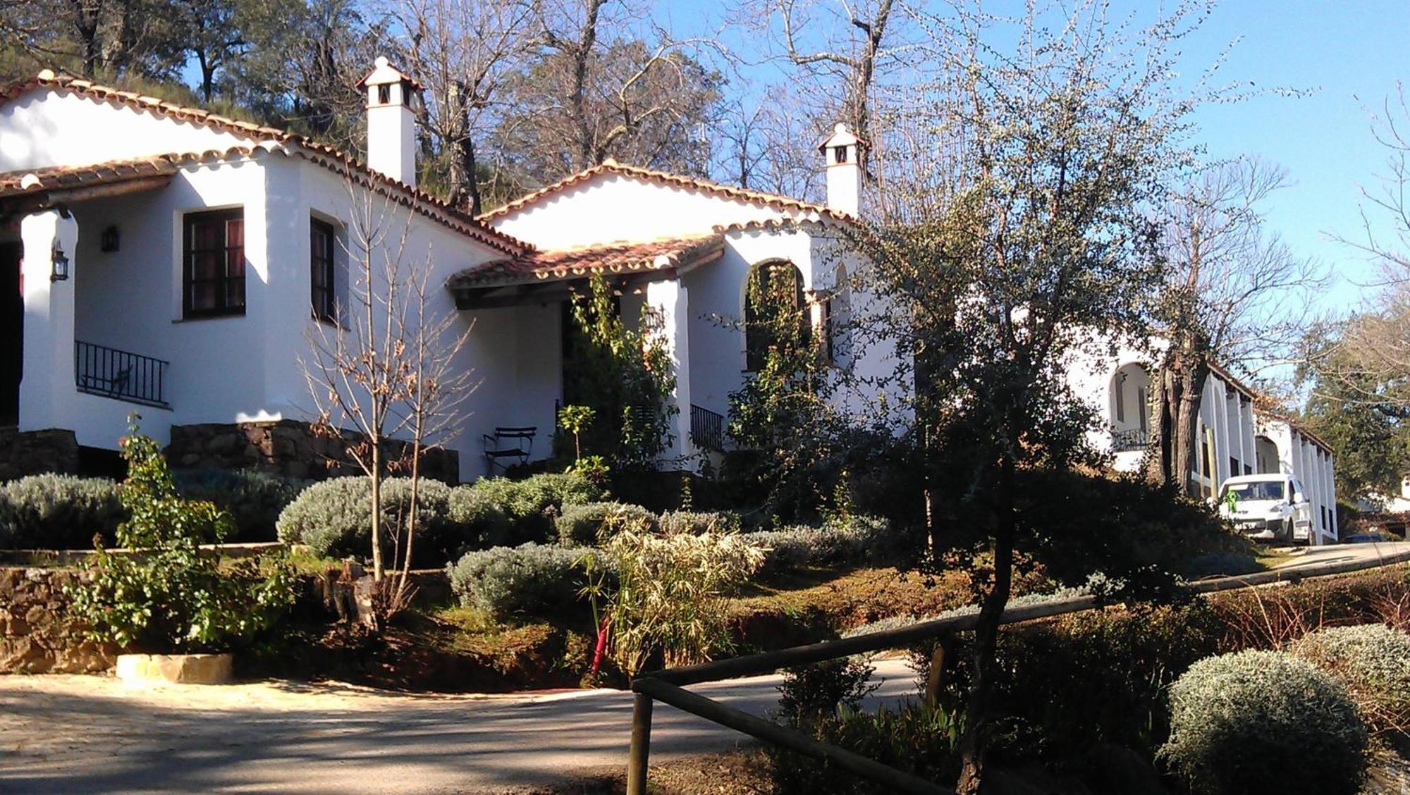 Finca Valbono Apartamentos Rurales Y Hotel Aracena Kültér fotó