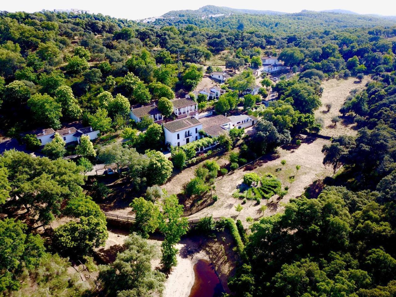 Finca Valbono Apartamentos Rurales Y Hotel Aracena Kültér fotó