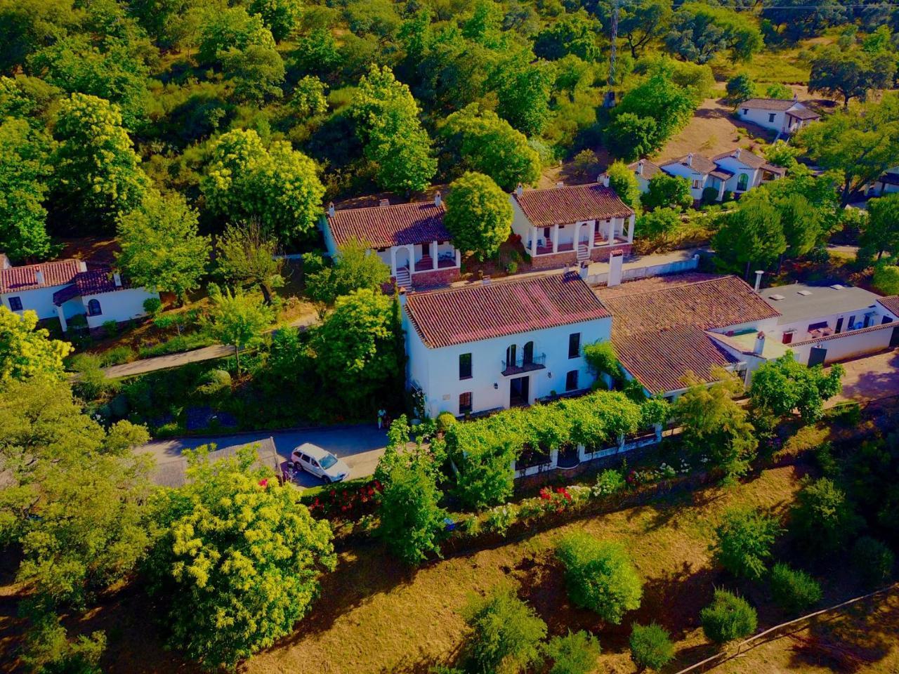 Finca Valbono Apartamentos Rurales Y Hotel Aracena Kültér fotó